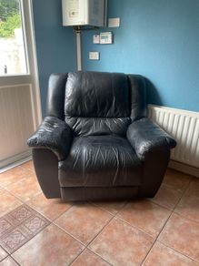 Recliner armchair