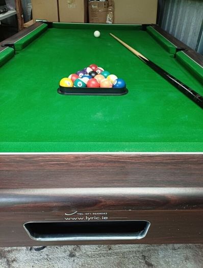 7ft pool table
