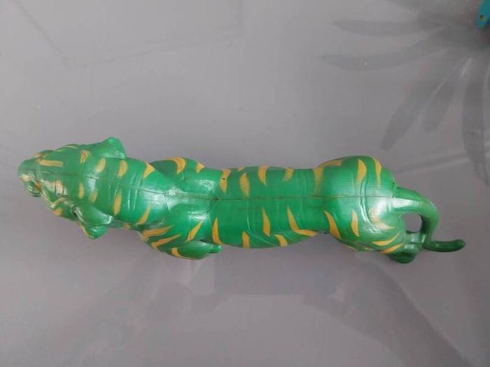 Vintage Masters of the Universe MOTU He-Man Battle Cat Action figures