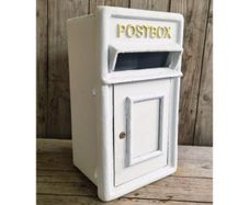 Post Box Small Cast Iron White Insert CH R MB10 W