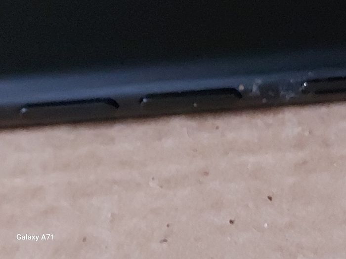 Apple Iphone 7, 32GB, Black, Battery Health 91%, Some screen damage but works fine. Activation lock removed on this phone
