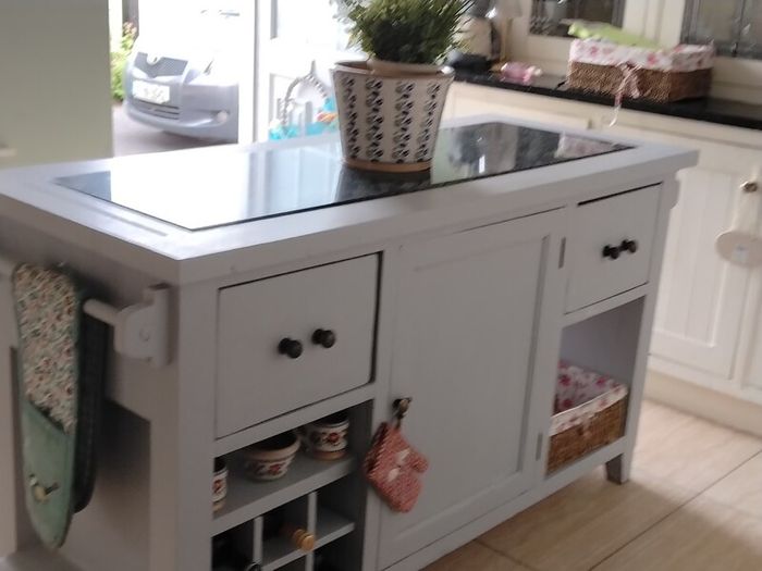 solid kitchen island delivery arranged