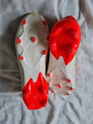 Adidas predator mutador Size 8.5 eu 42.5 white/orange in excellent condition