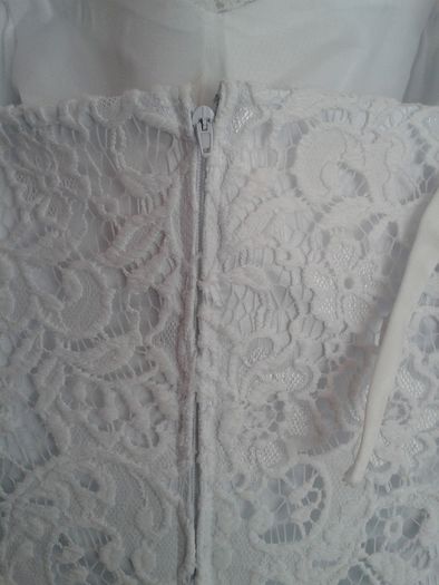 Brand new lovely wedding dress.