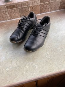 golf shoes