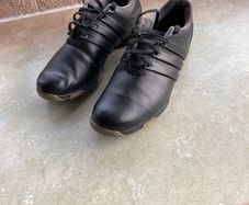 golf shoes