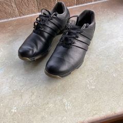 golf shoes