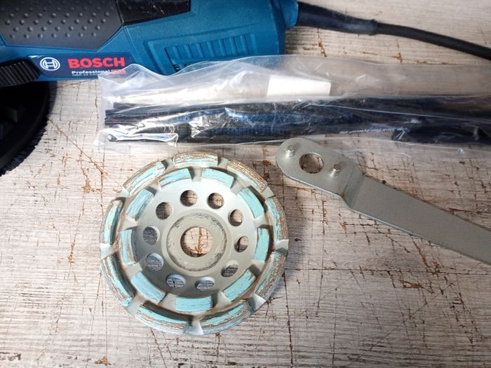 Bosch GBR 15 Cag Concrete Sander 125mm 1500W