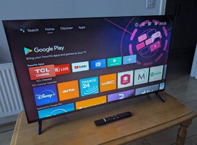 TLC 40 smart tv