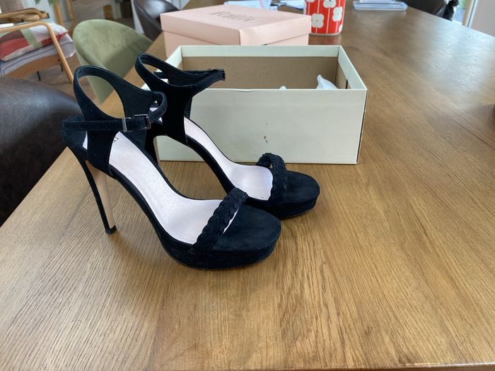 Faith high heel velvet black sandal uK6