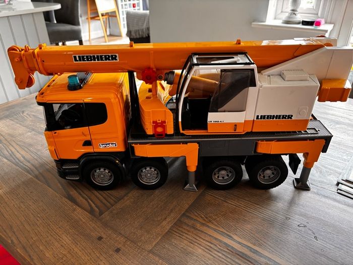 Toy Crane - Bruder Scania Liebherr Crane