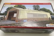 Hornby R9679 Traction Shed 00 Scale