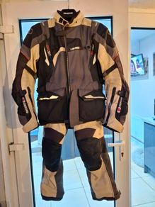 Motorcycle suit
