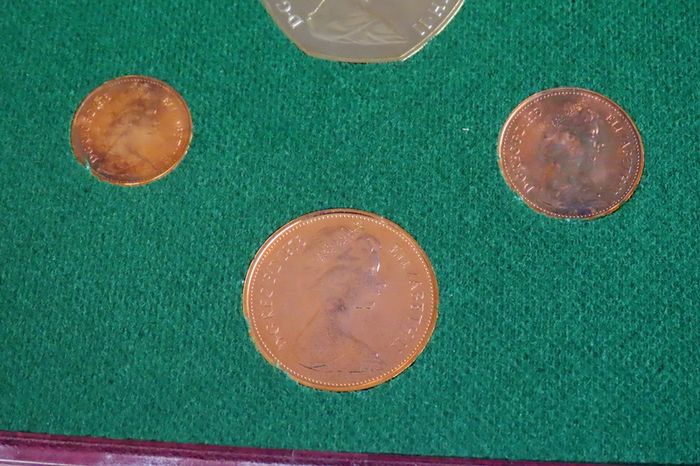 Collectors lot Vintage UK coins sets & coin stamp covers