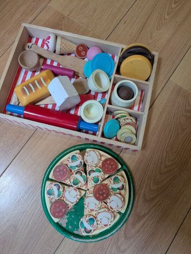 toy kitchen and accessories
