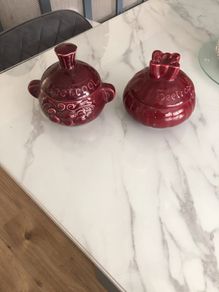 Two Beetroot jars