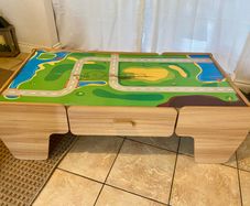 kids train / play table FREE