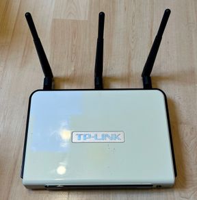 TP-Link TL-WR1043ND WiFi router