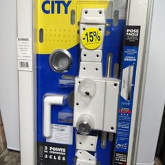 [Brand New] Vertical lock with visible locking mechanism and 3 locking points, made of white steel, for left-hand opening (pull-out).