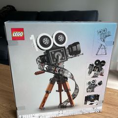 LEGO Disney Classic Walt Disney Tribute Camera 43230
