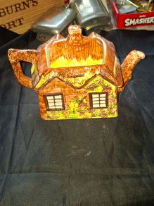 Beautiful Old Price Kensington Cottage Ware Teapot, dating around the 1950s