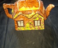 Beautiful Old Price Kensington Cottage Ware Teapot, dating around the 1950s