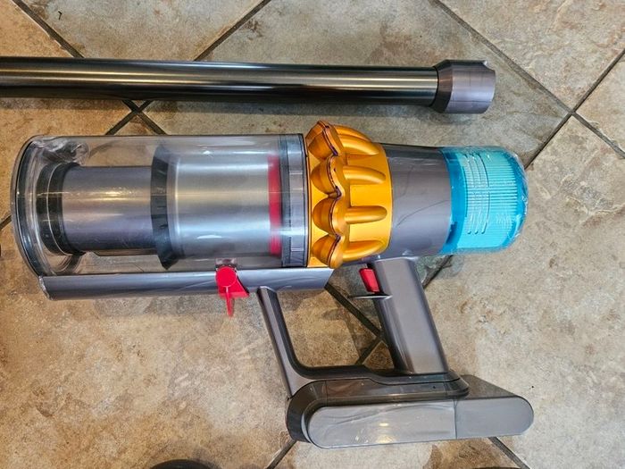 Dyson V15 absolute