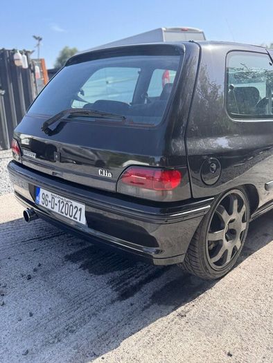 Renault Clio 1.8 16v