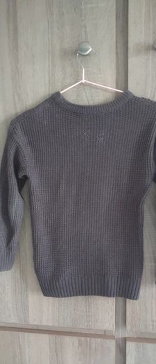 Sweater 7/8 years old barely worn with zip pocket
