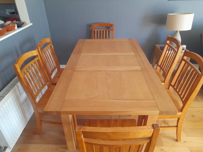 Solid Oak Dining Table with 6 Solid Oak Chairs