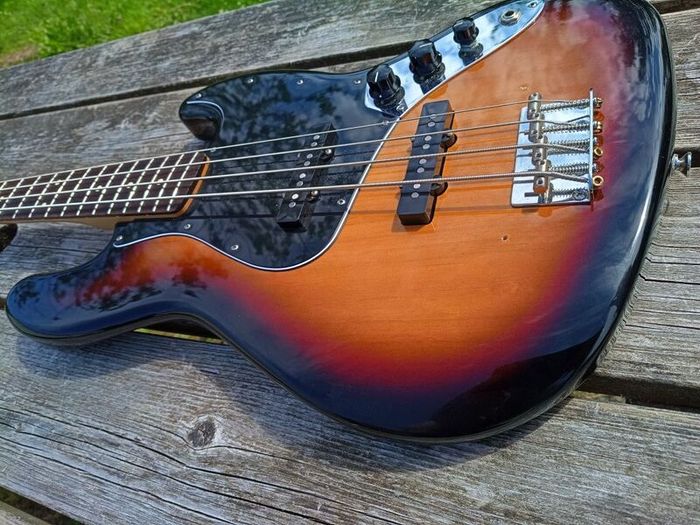 Fender jazz bass