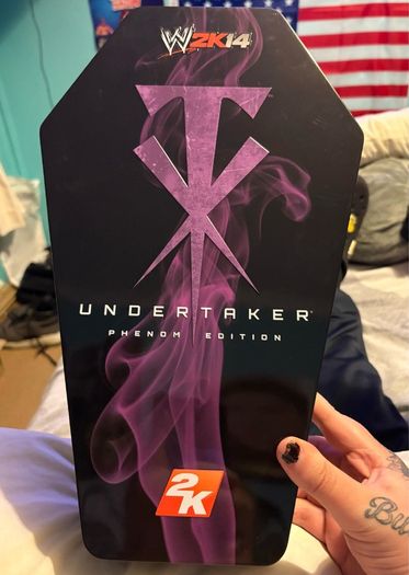 wwe 2k14 Phenom Edition complete with Undertaker autograph