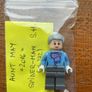 Lego minifigure Aunt May - 2016 Image 3