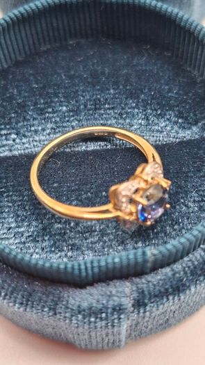 9 ct  blue sapphire and diamond ring size N