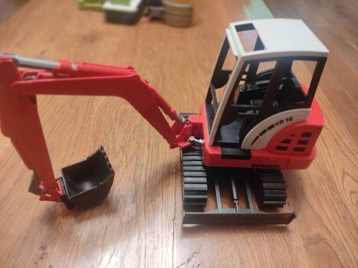Bruder 1:16 Farm Toys