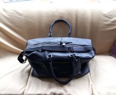 Kenneth Cole Large Black Leather holdall With Habdles And Shoulder Strap. and