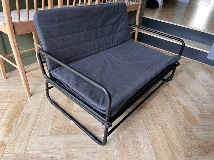 Fold-out couch