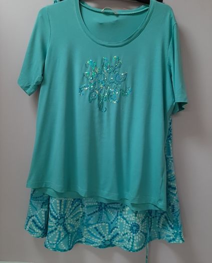 new skirt 18 and tee shirt marks & Spencer