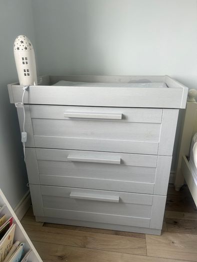 Mamas and Papas nursery chest of drawers -Atlas