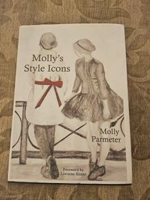 Molly's Style Icons. By Molly Parmeter. Signed First Edition Large Volume Hardback With Dustjacket In Good Condition.  See Photos For Same.
