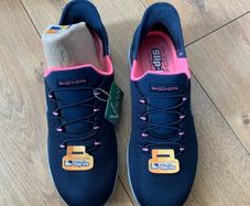 Ladies Skechers  Slip in Runners