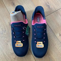 Ladies Skechers  Slip in Runners