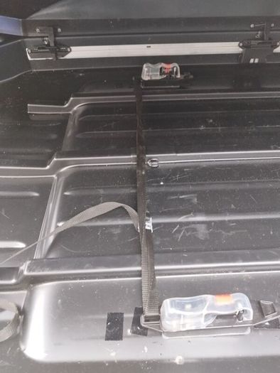 Thule Exodus 470l Roof box and bars