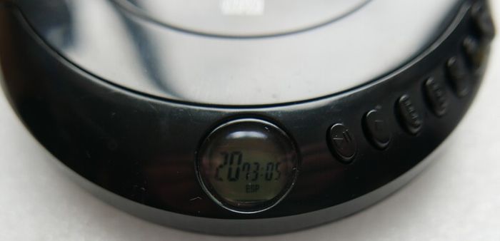 Groov-e Personal Portable CD Player Black GV-PS110-BK Works Well.