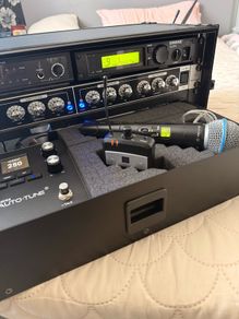 Shure wireless microphone ULX p4 beta 58