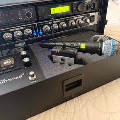 Shure wireless microphone ULX p4 beta 58