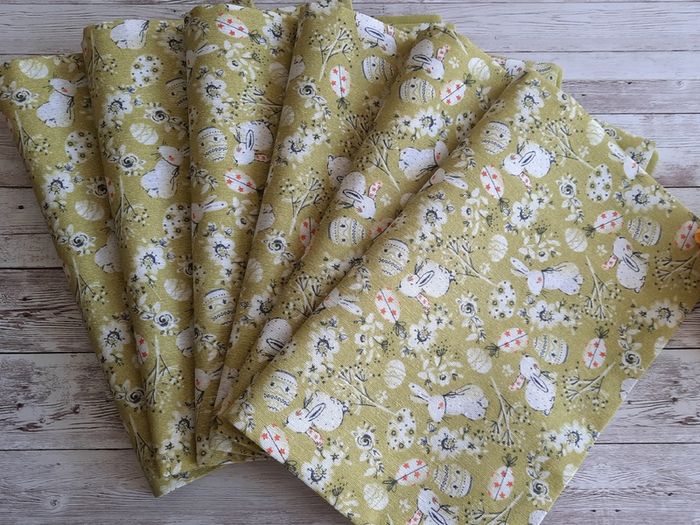 EasterTable runners / Placemats. Green or grey.