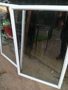 2 aluminium windows