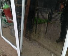 2 aluminium windows