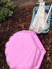 Free swing with accessories(  Dismantled ) and pink sandpit